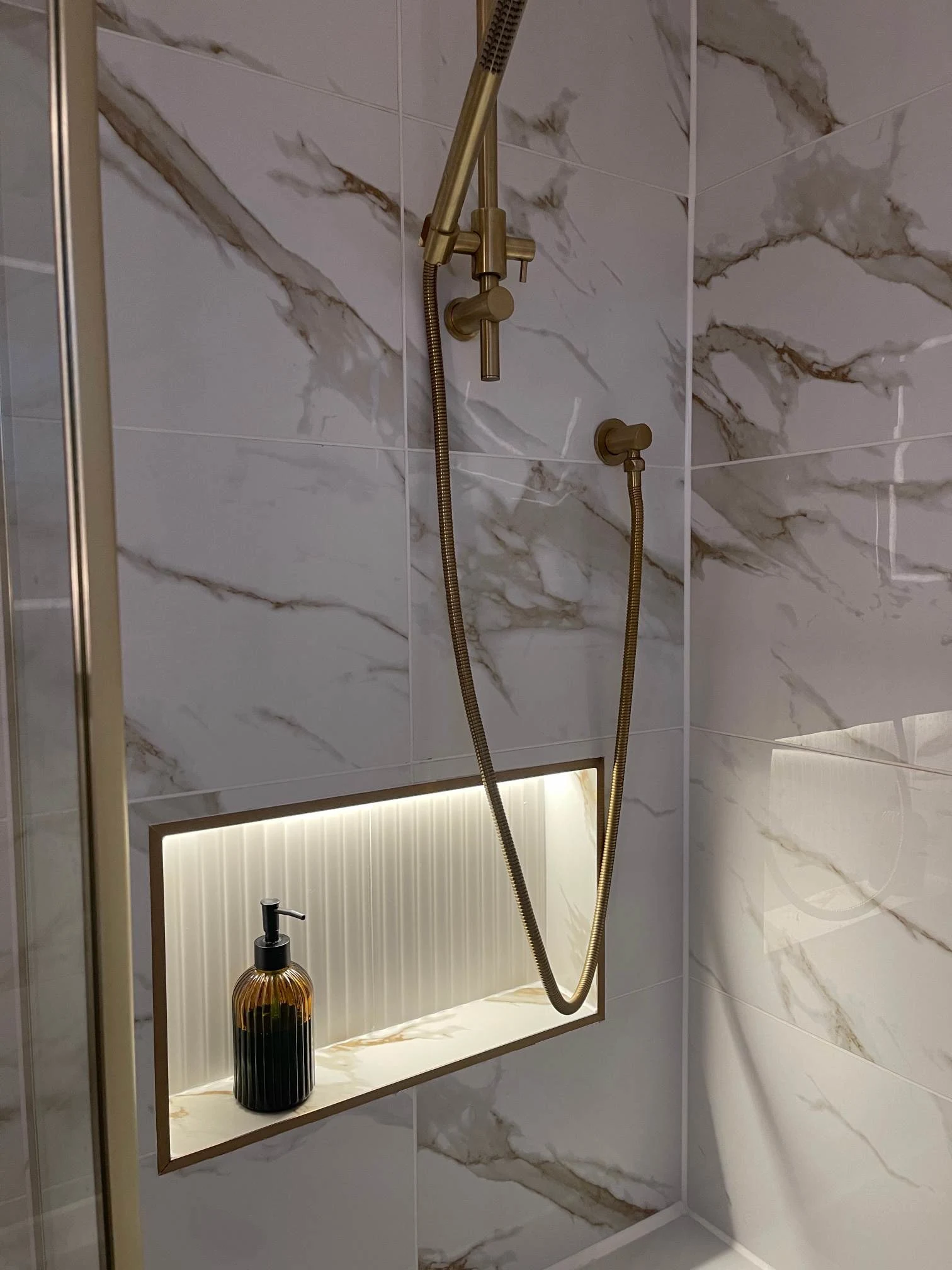 Images HW UK Services Ltd