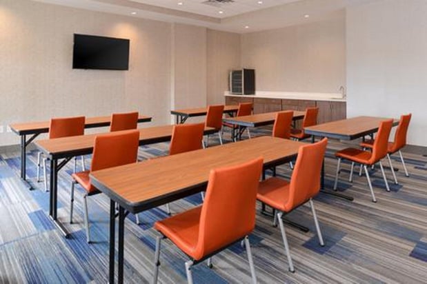 Images Holiday Inn Express & Suites Gainesville - Lake Lanier Area by IHG