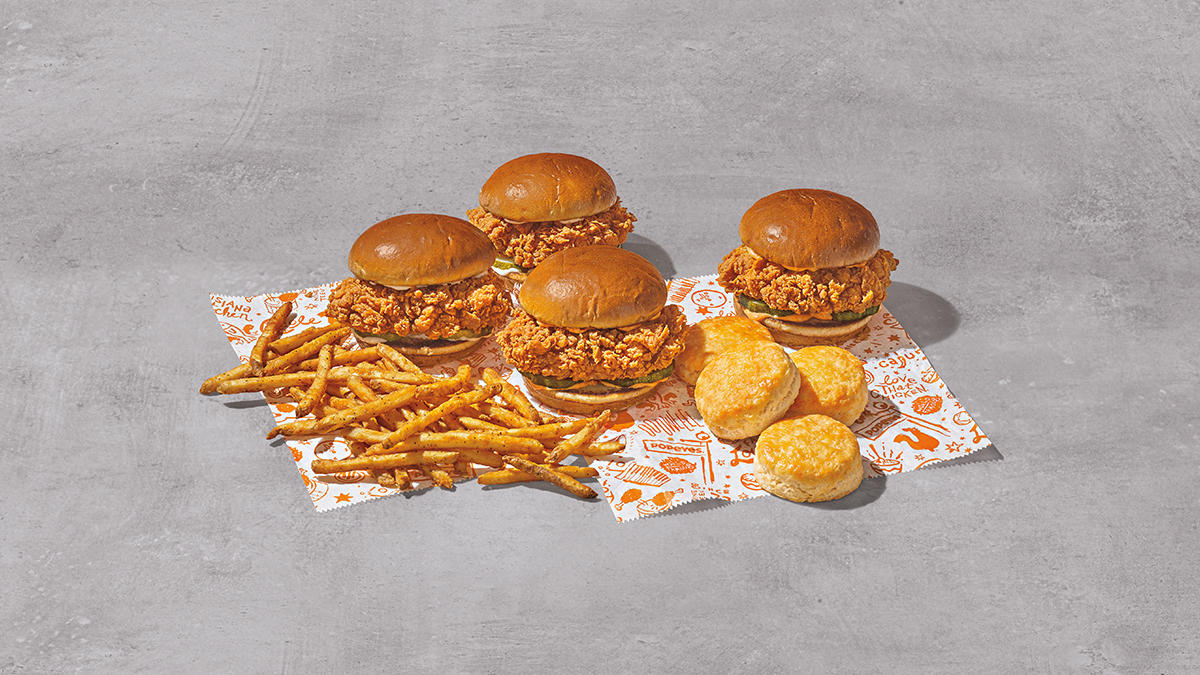 Popeyes Louisiana Kitchen in Niagara Falls: 4 Sandwich Family Feast