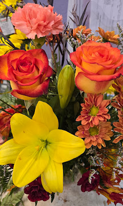 RosAmungThorns Flowers & Gifts Image
