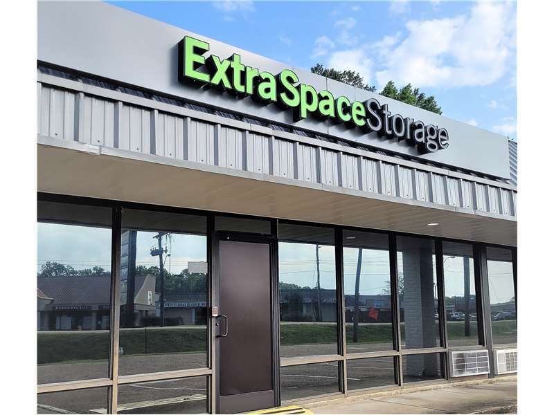 Alternate Beauty Image - Extra Space Storage at 5675 Summer Ave, Memphis, TN 38134