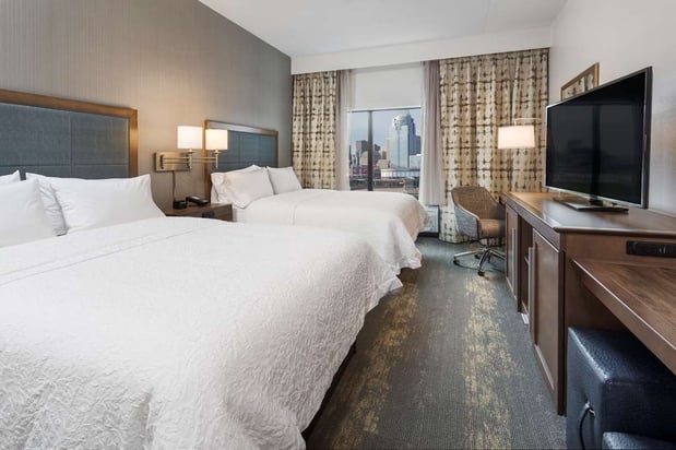 Images Hampton Inn & Suites Newport/Cincinnati
