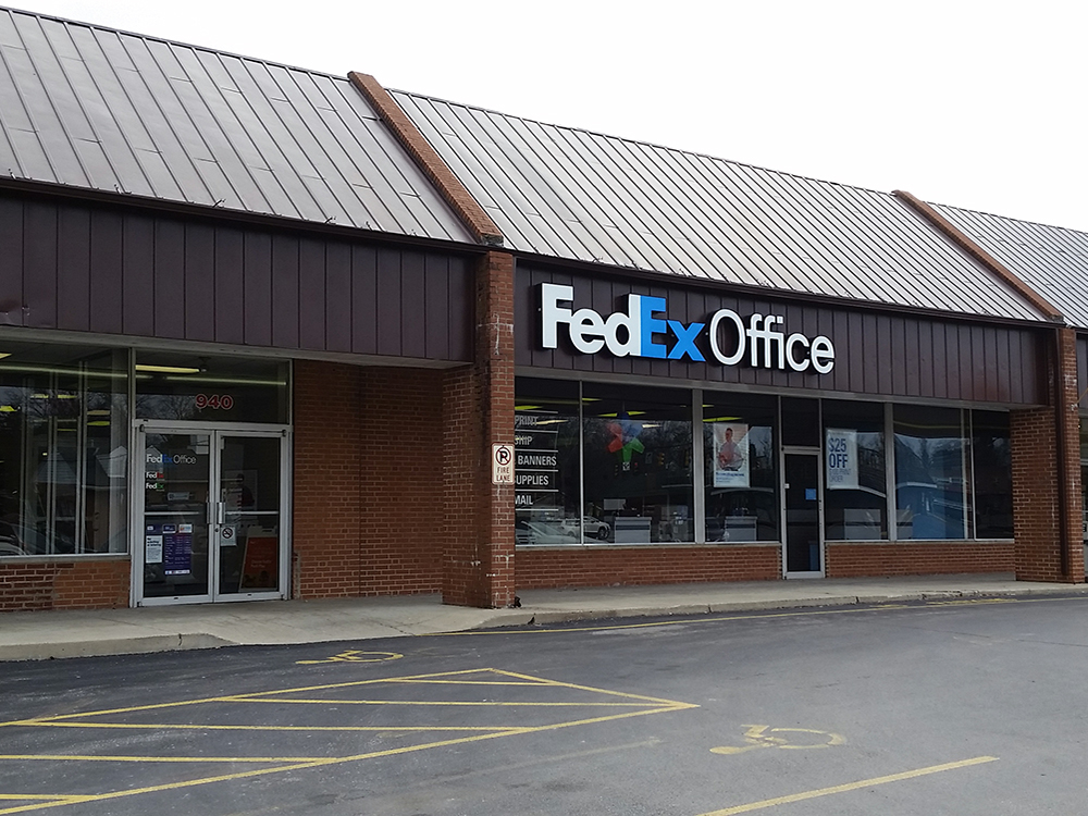 FedEx Office Print & Ship Center Photo