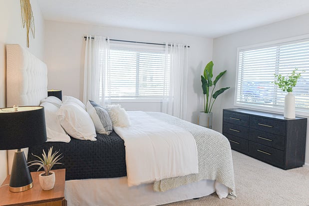 Images Corners at Holcomb Bridge