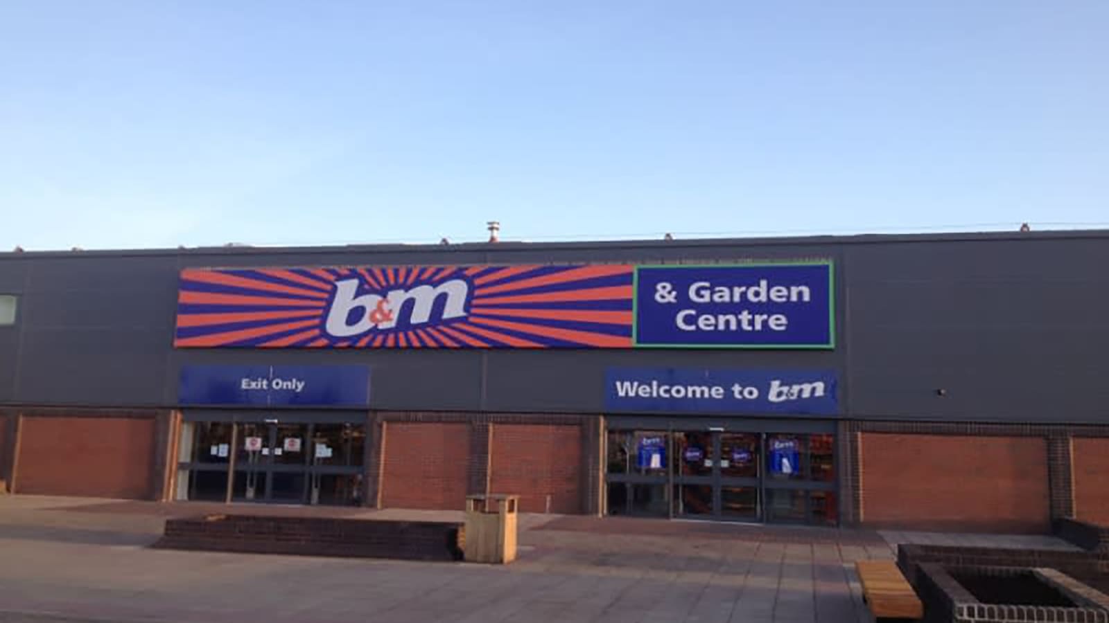 Images B&M Home Store with Garden Centre