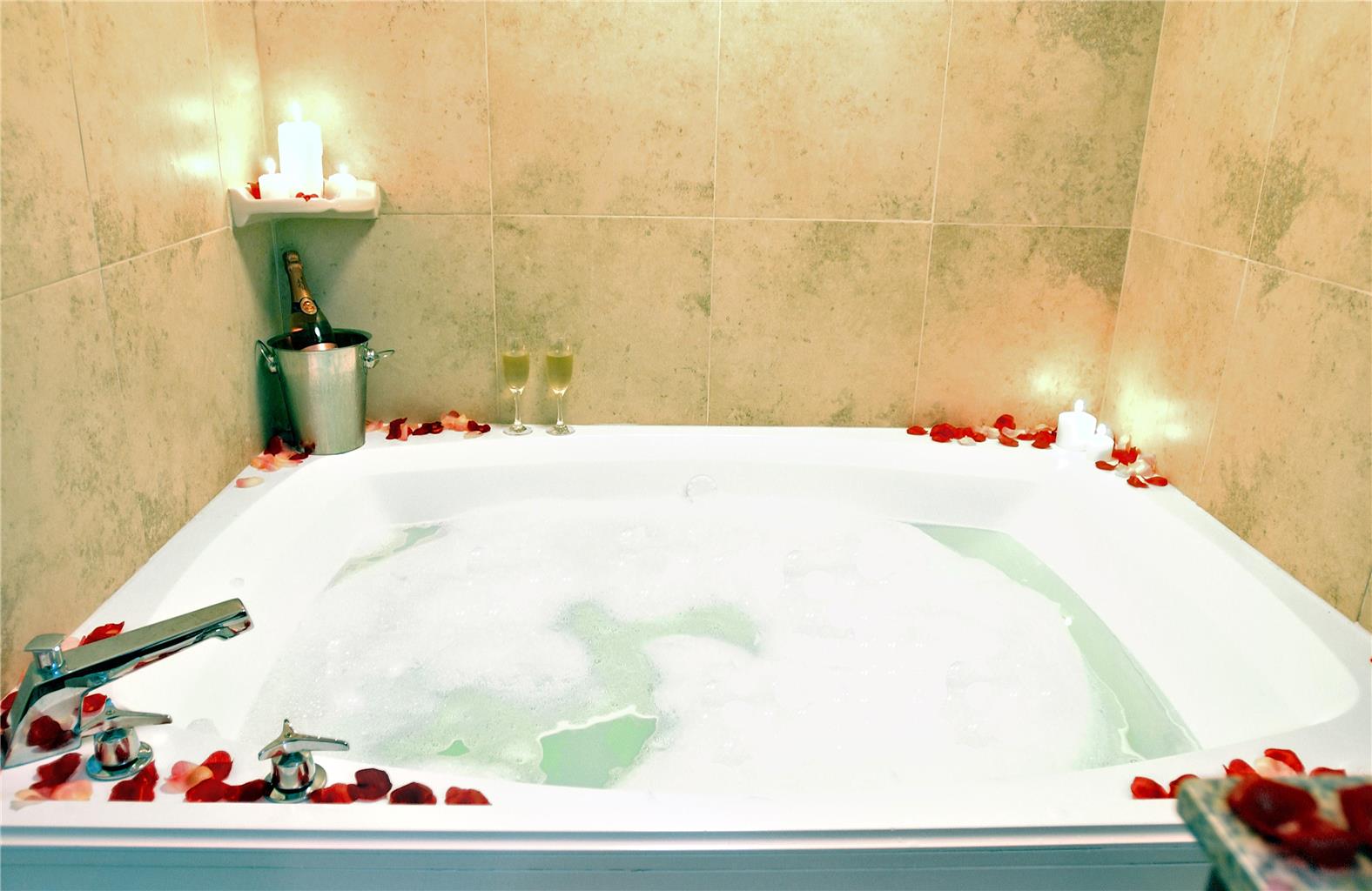 Guest room bath