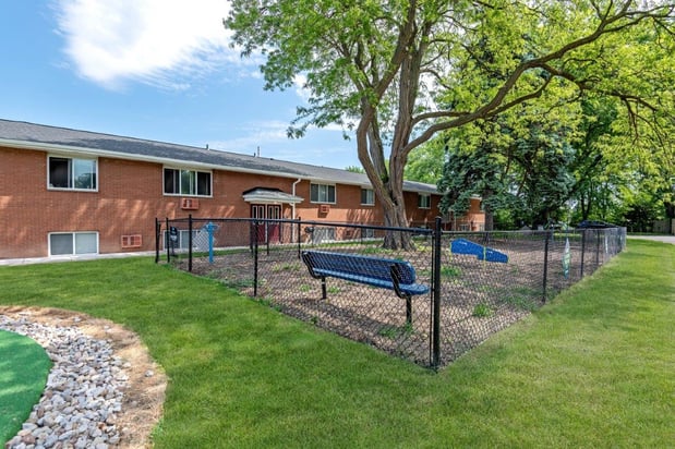 Images Dixon Manor Apartment Homes