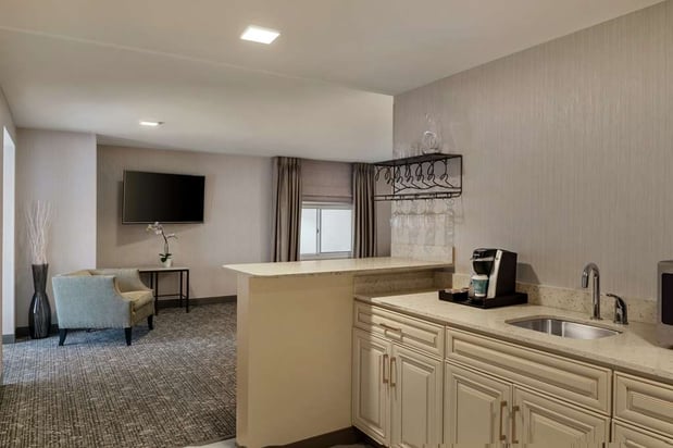 Images Hilton Garden Inn Springfield, NJ