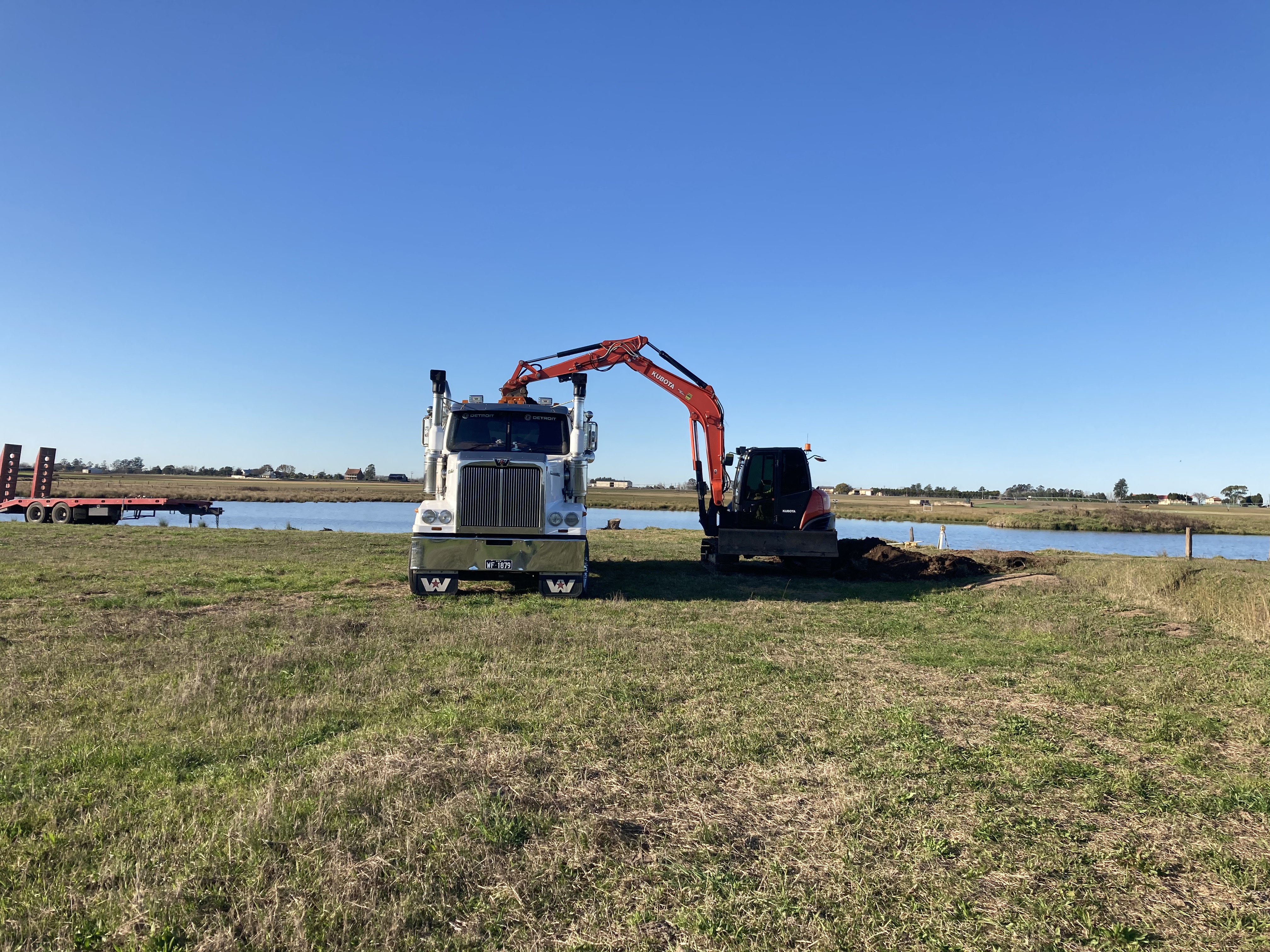 Images W Fotheringham Earthmoving