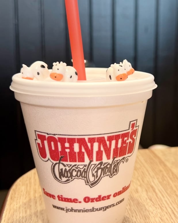 Images Johnnie's Charcoal Broiler