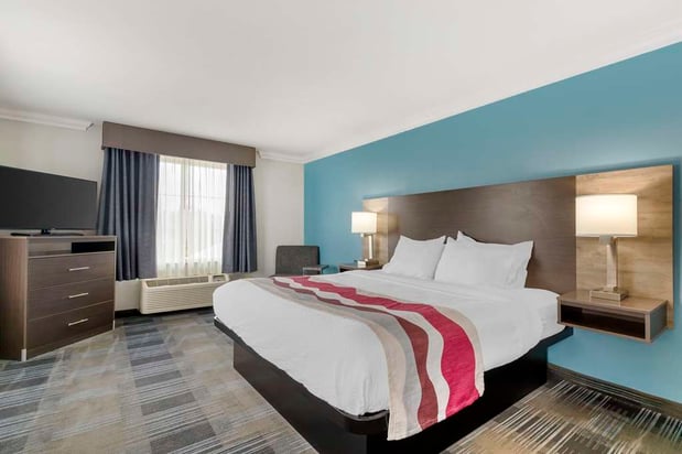 Images Best Western Medical Center North Inn & Suites Near Six Flags