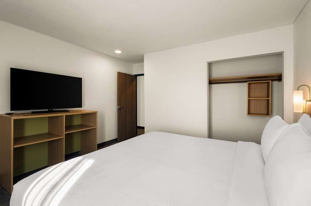 Images Spark by Hilton Fort Wayne