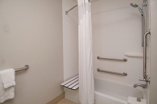 Images Holiday Inn Express & Suites Biloxi- Ocean Springs by IHG