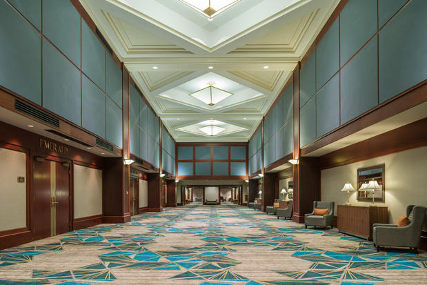 Images Crowne Plaza Springfield - Convention Ctr, an IHG Hotel