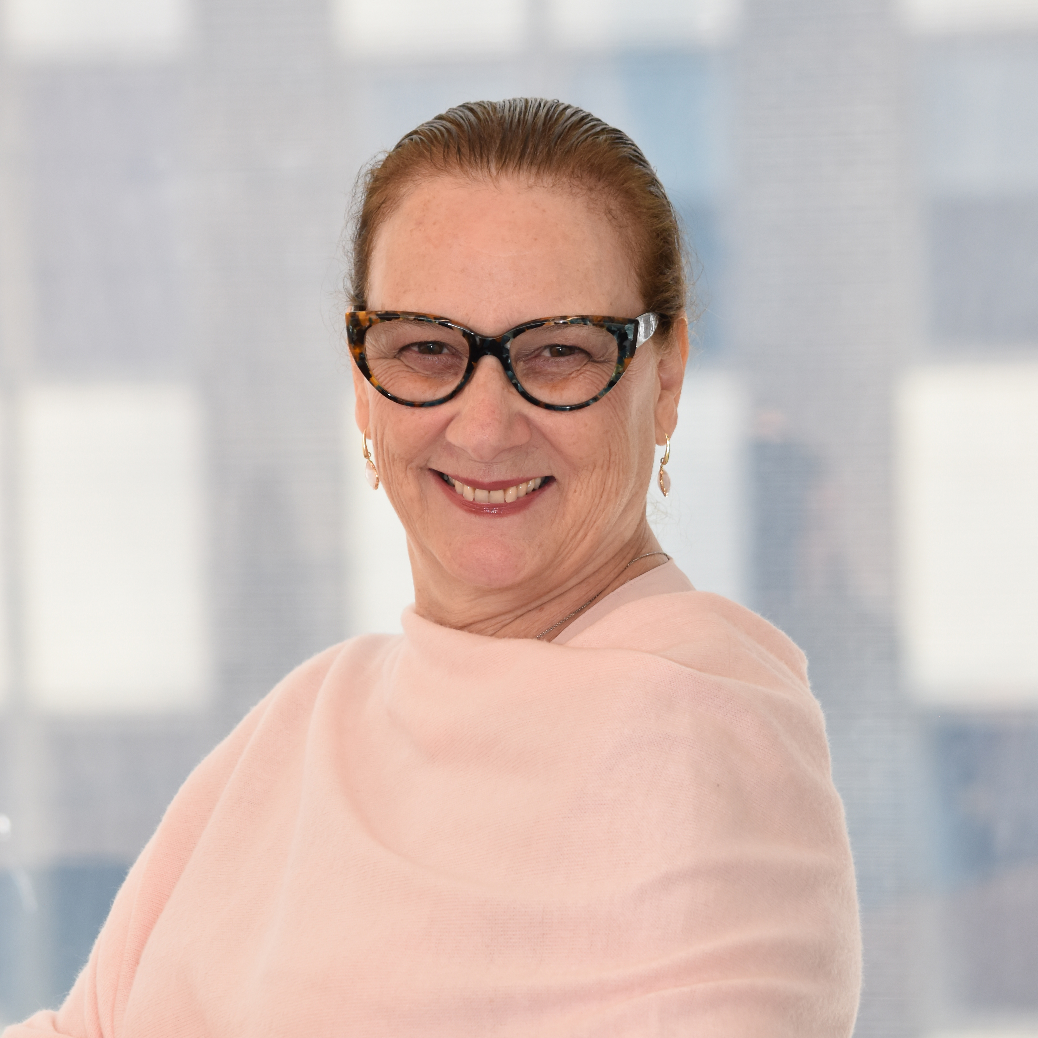 Headshot of Maria Castellon, a wealth advisor at Chase