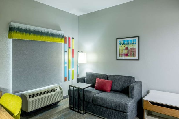 Images Hampton Inn & Suites Cleburne