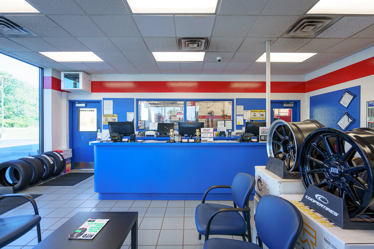 Tire Discounters on 4414 Brandt Pike in Dayton