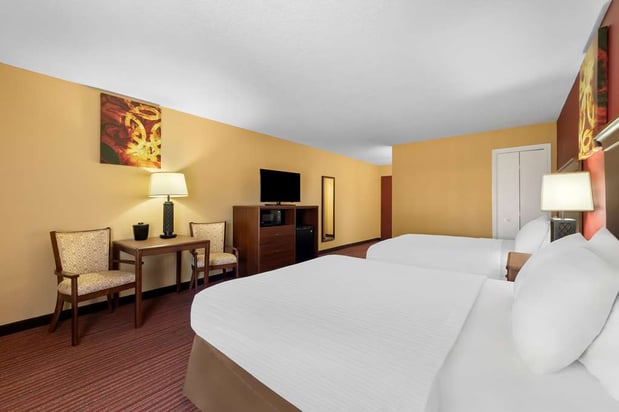 Images SureStay Plus by Best Western San Antonio Fiesta Inn
