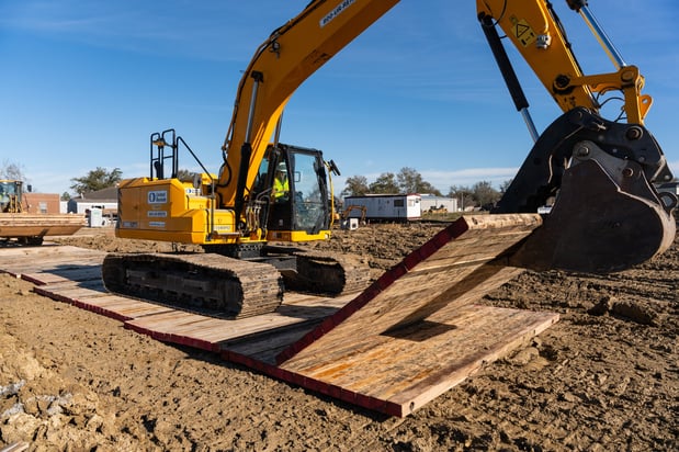 Images United Rentals - Ground Protection Matting