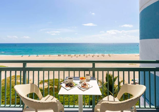 Images The Singer Oceanfront Resort, Curio Collection by Hilton