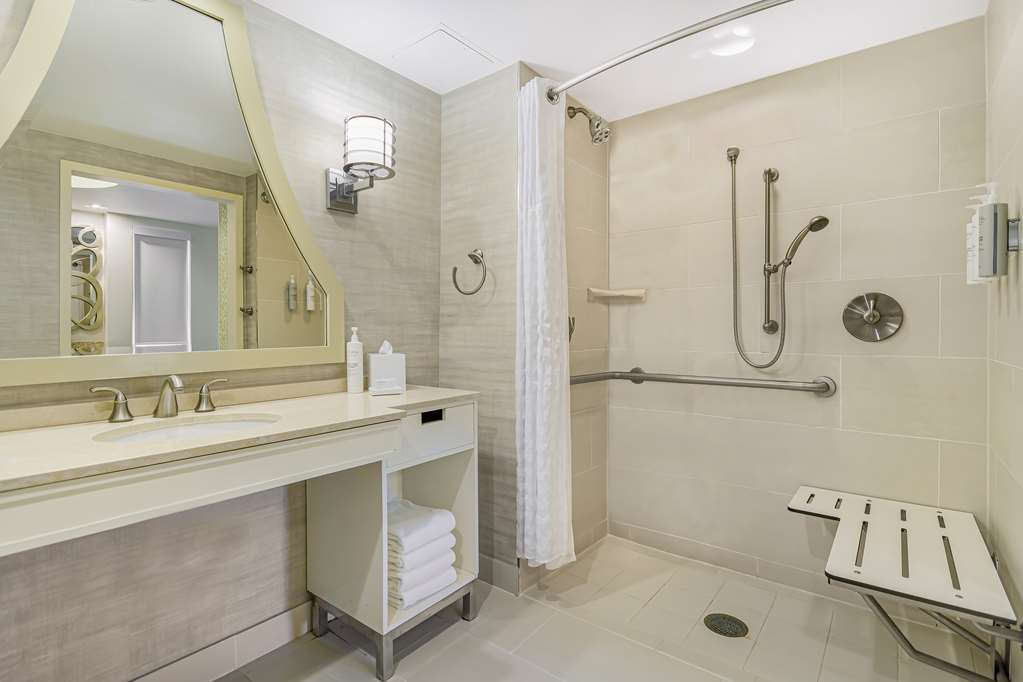 Guest room bath