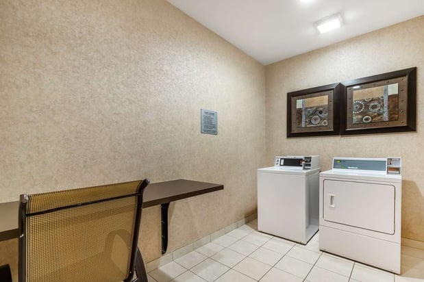 Images Best Western Plus Lytle Inn & Suites