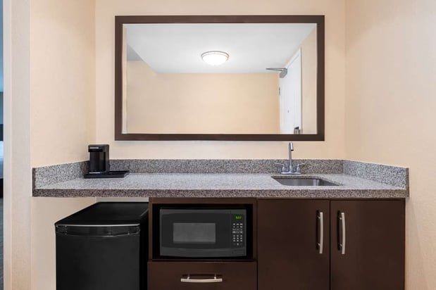 Images Hampton Inn & Suites Madison Downtown