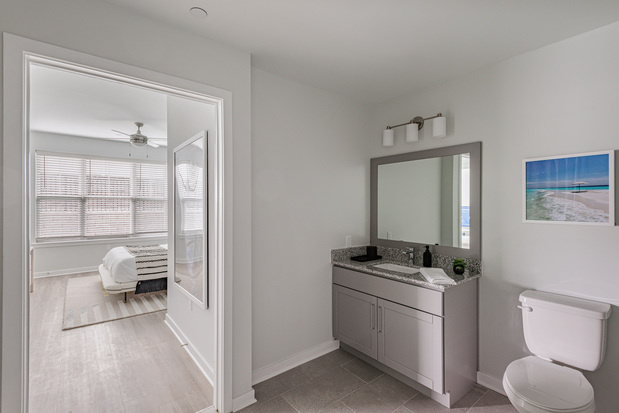 Images Glen Oaks Apartments