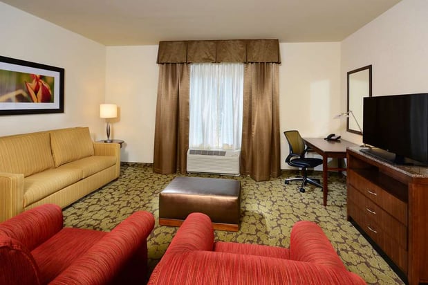 Images Hilton Garden Inn Greensboro Airport