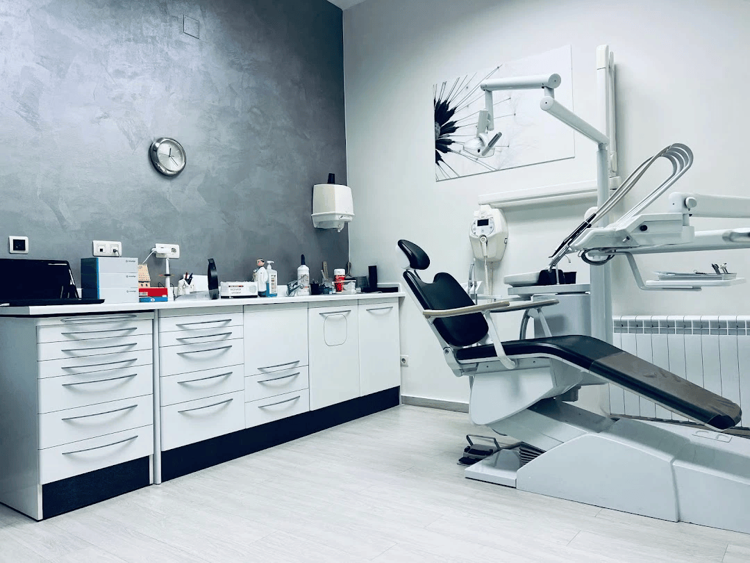 Images Clínica Dental Novabur | Dentista en Burgos | Implantes dentales | Odontopediatría