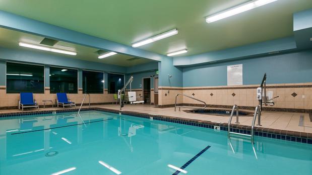 Images Holiday Inn Express & Suites Everett by IHG