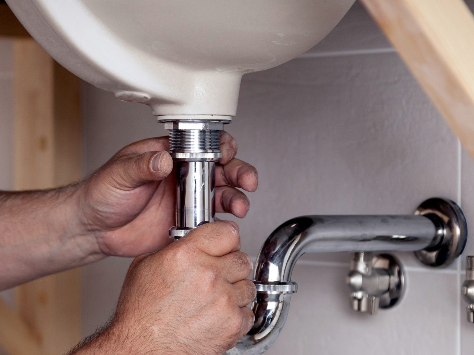 Avenue Plumbing &amp; Drains Logo