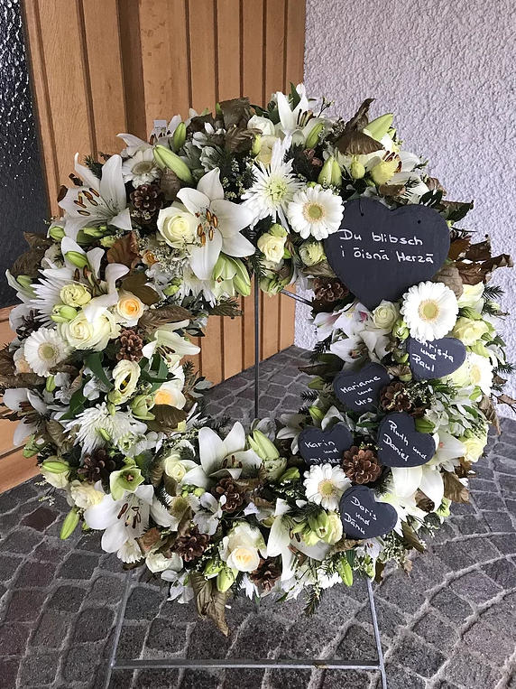 Blumenservice Flores GmbH, Untere Bahnhofstrasse 1 in Hinwil