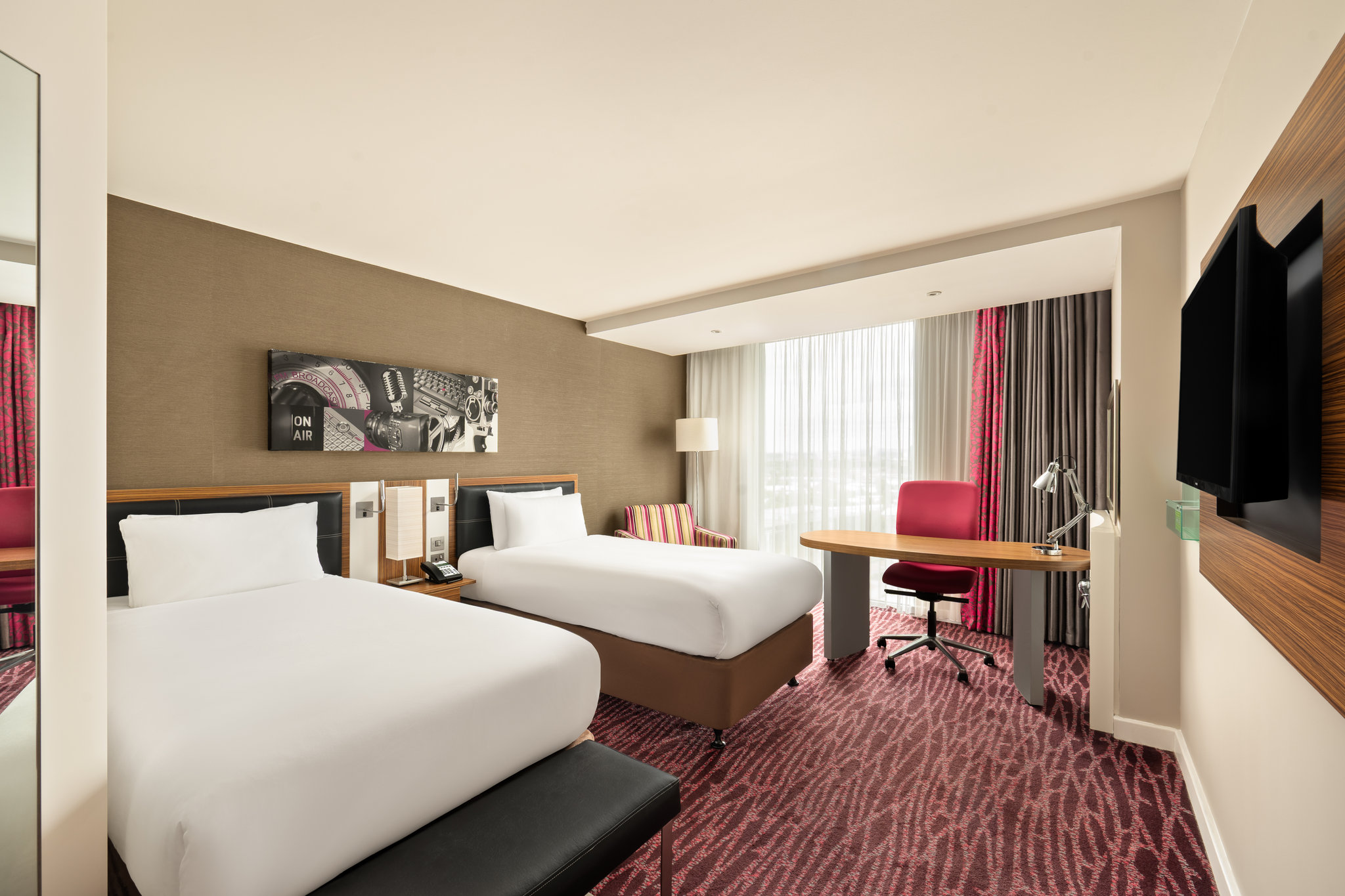 Images Holiday Inn Manchester - Mediacityuk by IHG