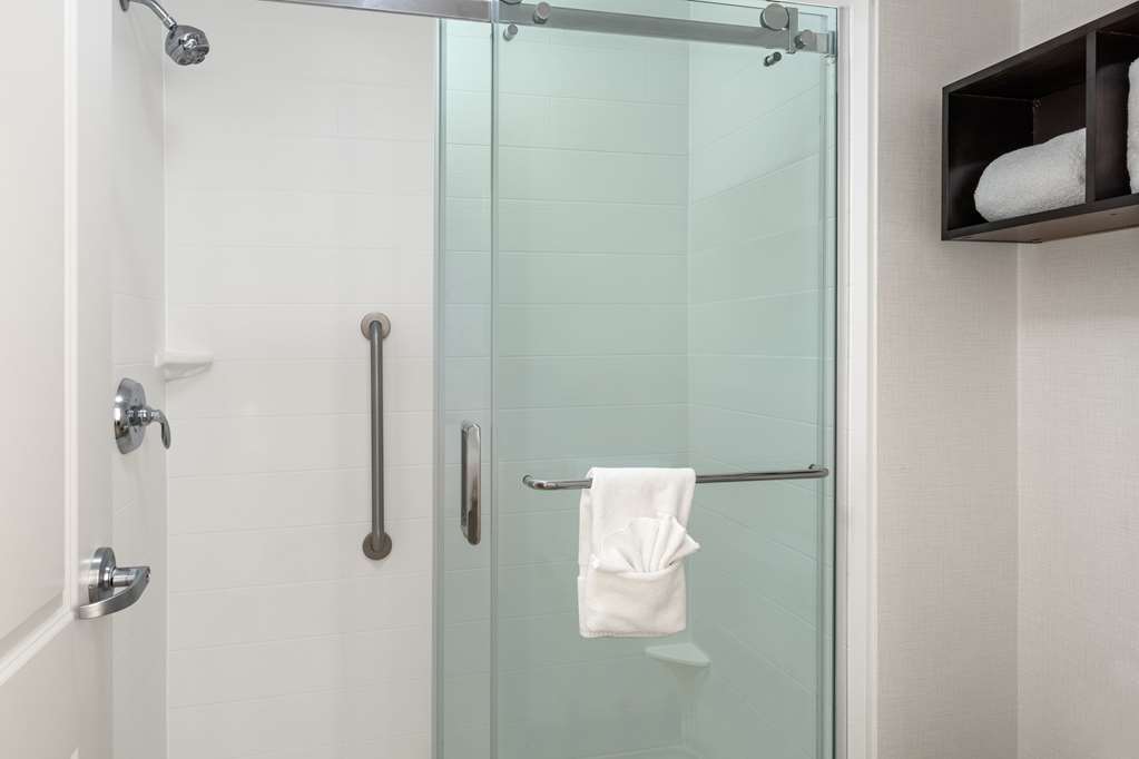 Guest room bath Homewood Suites by Hilton San Marcos San Marcos (512)667-7011