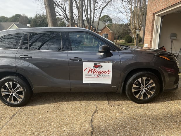 Images Magoo's Shuttle Service