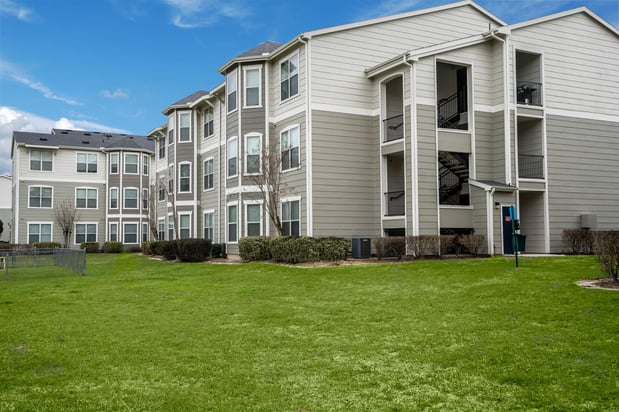 Images The Henry at Deerbrook