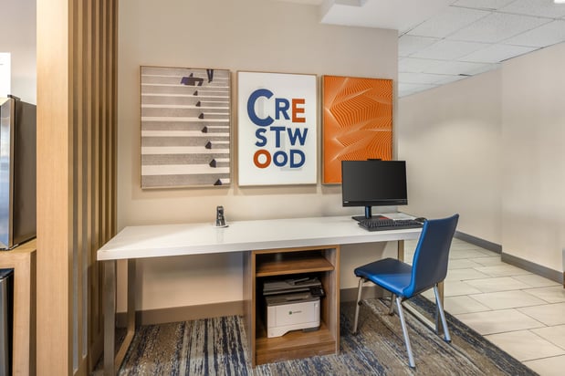 Images Holiday Inn Express Crestwood by IHG