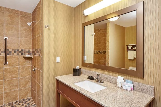 Images Hampton Inn & Suites Milwaukee/Franklin