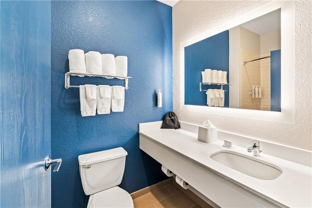 Images Spark by Hilton Round Rock