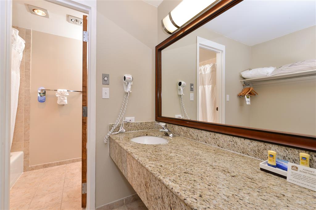 King Suite Bathroom Best Western University Inn Fort Collins (970)484-2984
