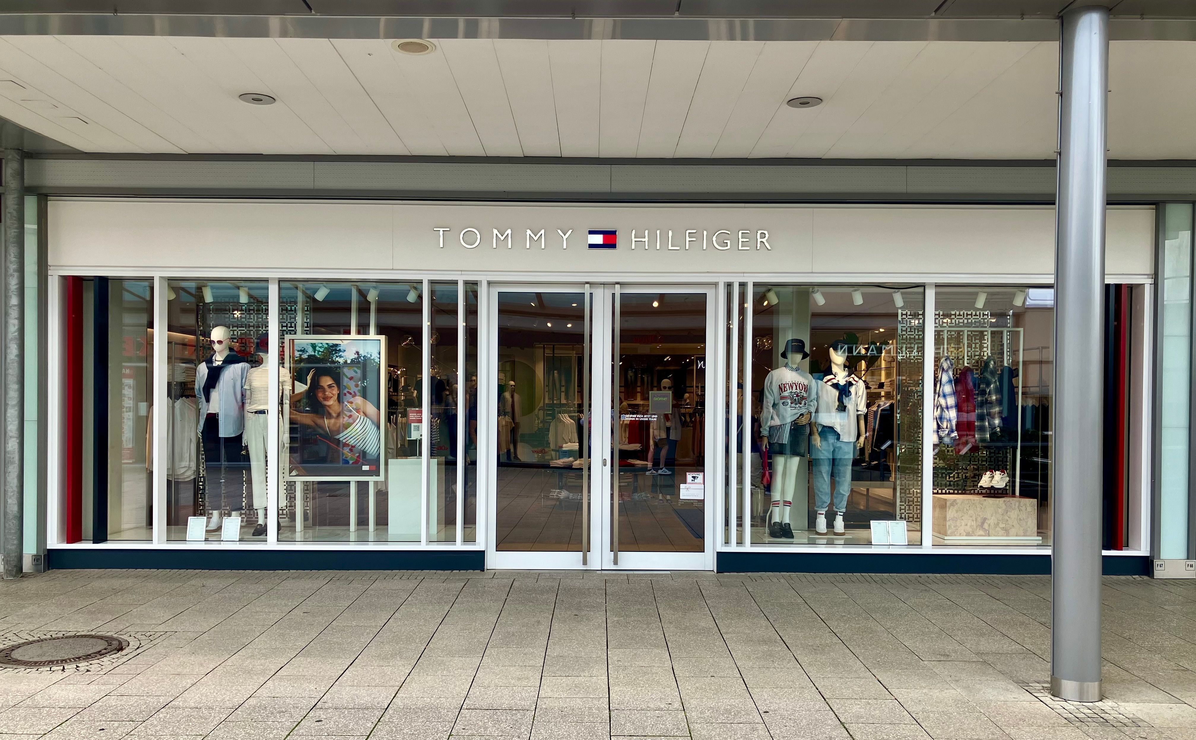 Tommy Hilfiger in Sulzbach im Taunus - Logo