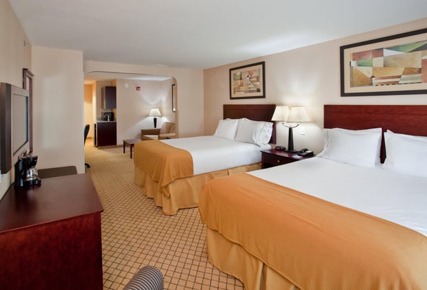 Images Holiday Inn Express & Suites Wichita Airport by IHG