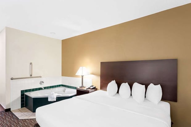 Images SureStay by Best Western Grayson