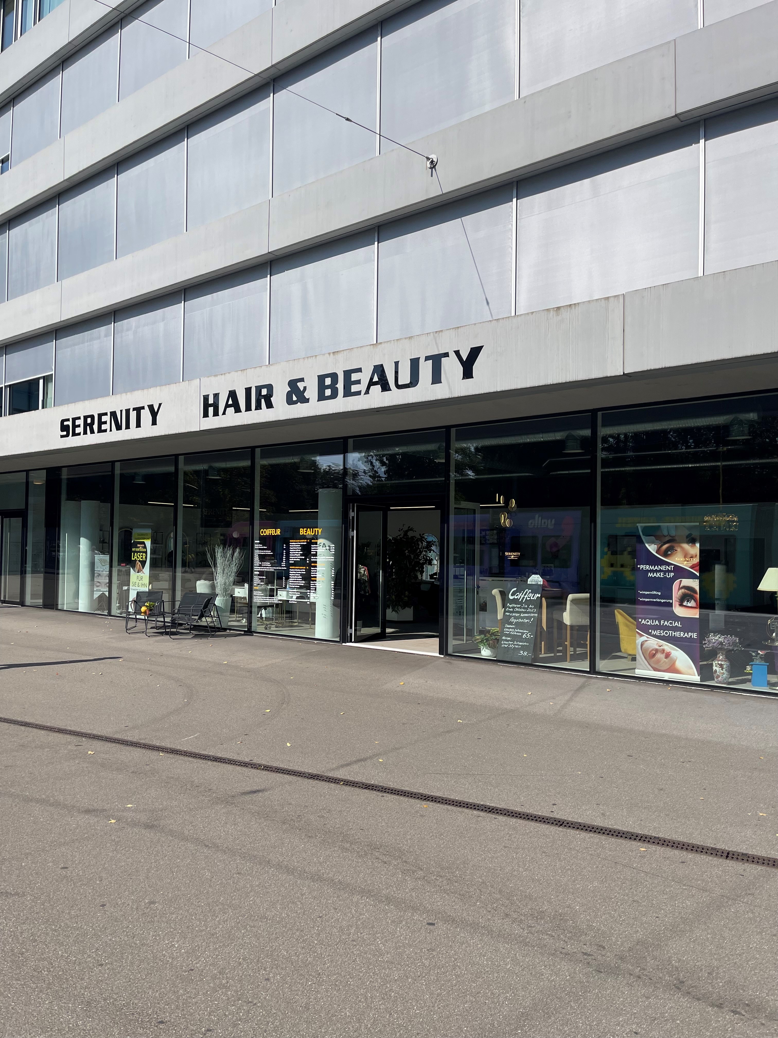 Bilder Serenity Luxury Beauty & Hair Salon
