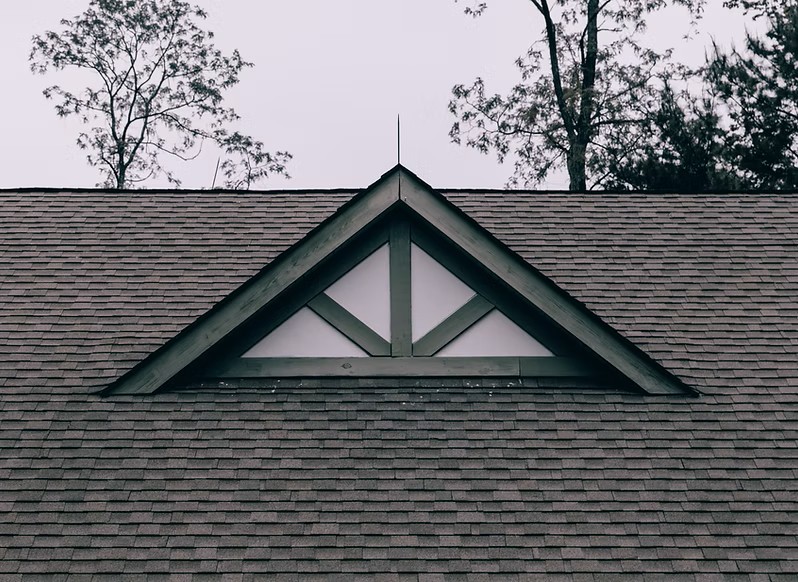 Summit Builders Inc. specializes in asphalt roofing installation. This includes assessing the current asphalt roofing for damage, removal of existing roofing, and installation of the new asphalt roof.