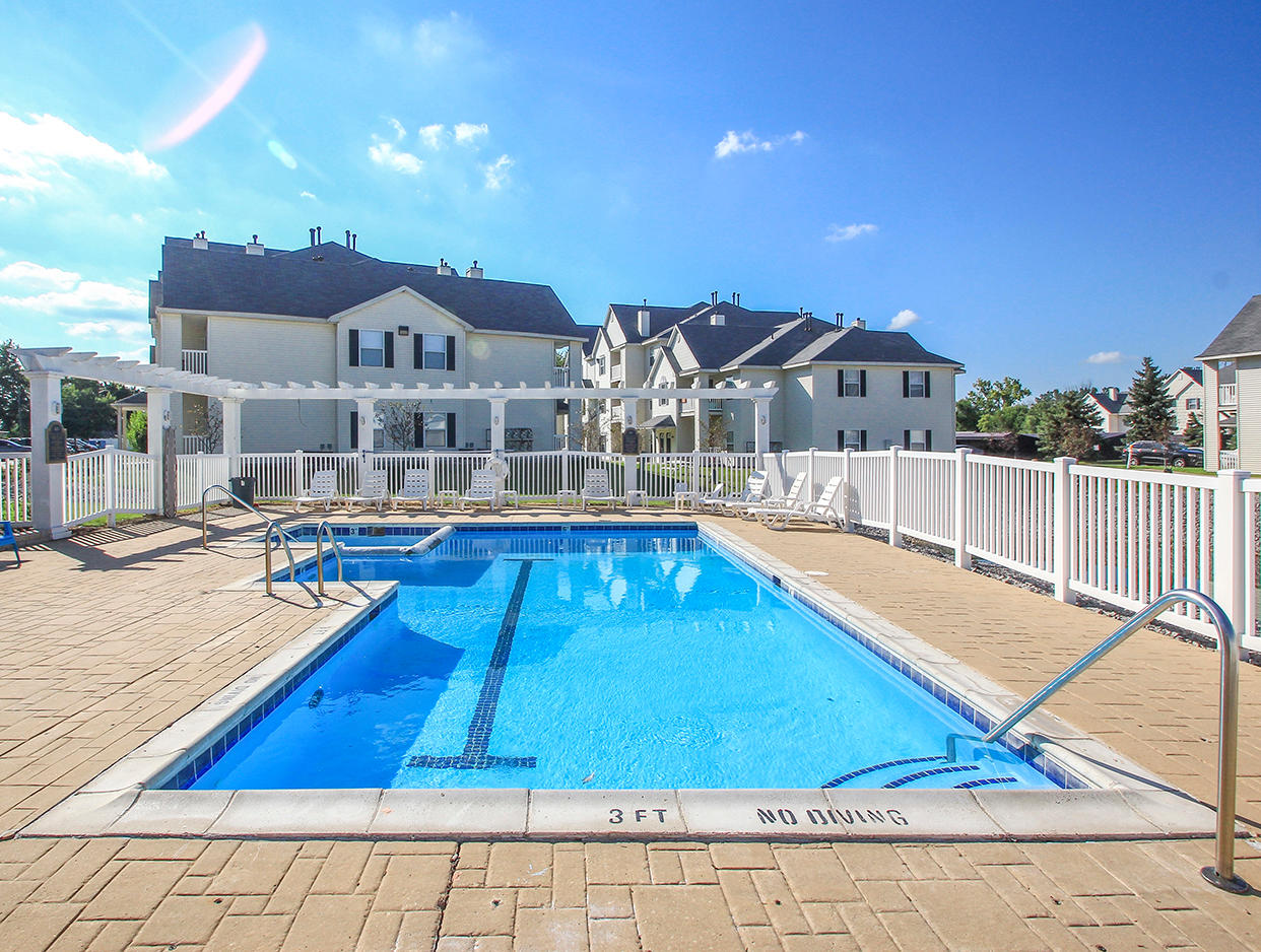 Outdoor Pool & Sundeck