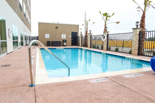 Images Holiday Inn Express & Suites Houston IAH - Beltway 8 by IHG