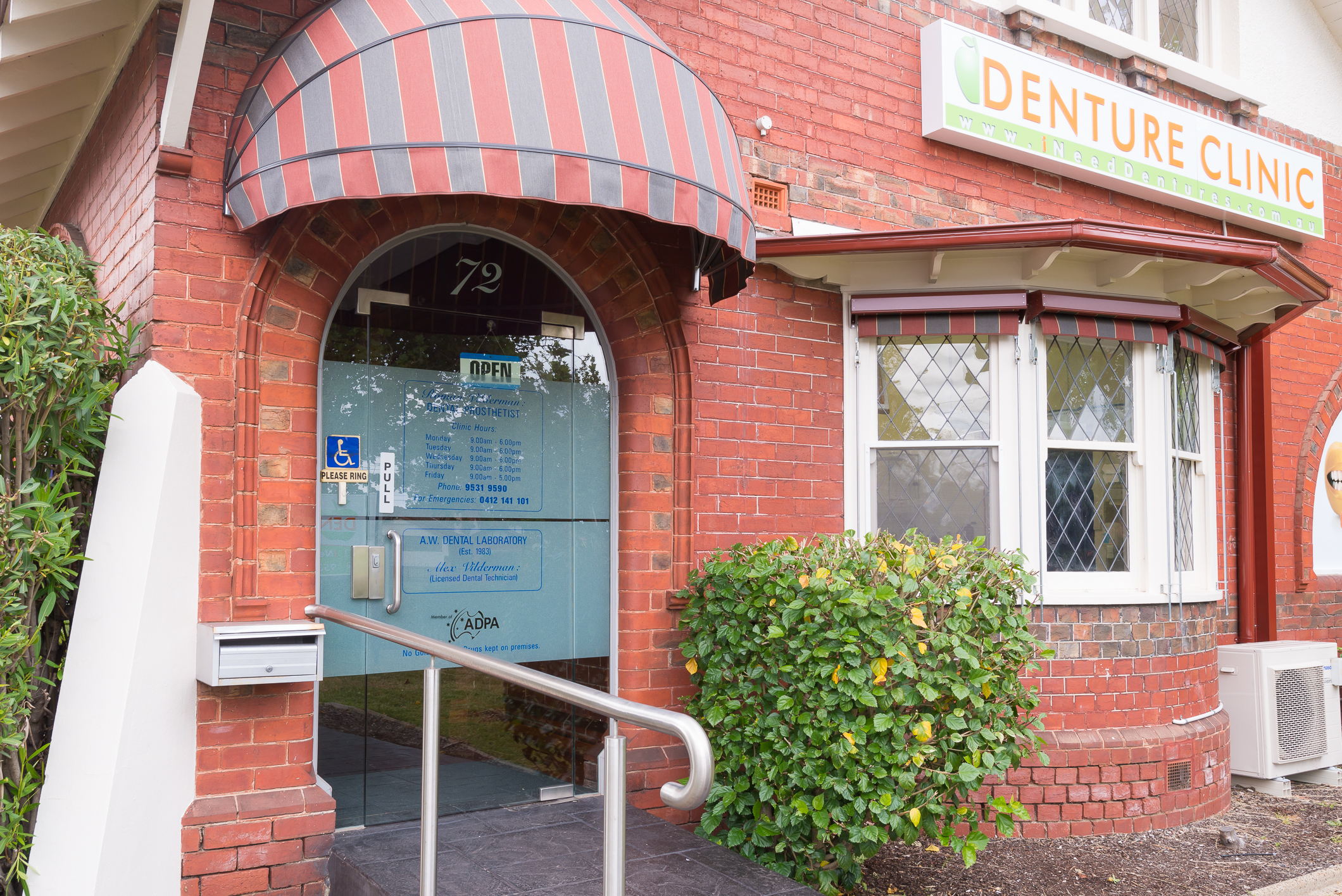 Images Roman Vilderman Dental Prosthetist