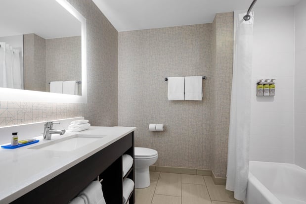Images Holiday Inn Express & Suites Woodside LaGuardia Airport by IHG